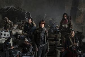 "Star Wars: Rogue One": von links nach rechts die Schauspieler Riz Ahmed, Diego Luna, Felicity Jones, Jiang Wen und Donnie Y...