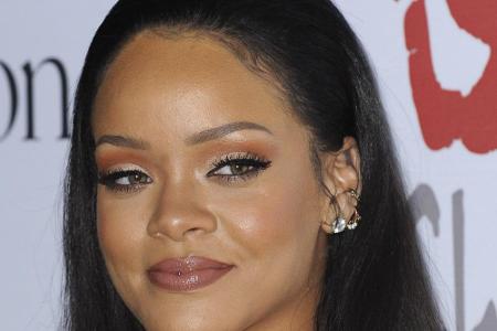 Rihanna freut sich über den Erfolg ihres neuen Albums Rihanna freut sich über den Erfolg ihres neuen Albums