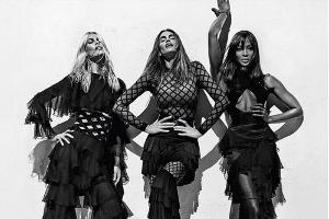 Schiffer, Campbell und Crawford modeln für Balmain