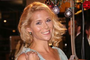 Überraschungs-Comeback: Tanja Szewczenko spielt wieder bei "AWZ" mit