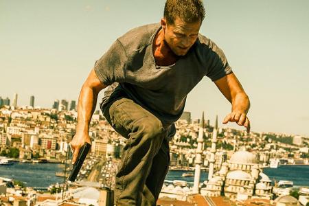 Til Schweiger als Nick Tschiller über den Dächern Istanbuls in 