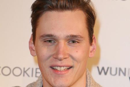 2015 gewann Rick Okon den Deutschen Schauspielerpreis - vielleicht klappt es 2016 mit einem internationalen Award 2015 gewann Rick Okon den Deutschen Schauspielerpreis - vielleicht klappt es 2016 mit einem internationalen Award