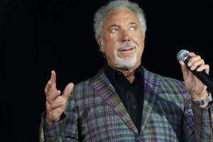 Krankheitsfall in der Familie: Tom Jones sagt Asien-Auftritte ab