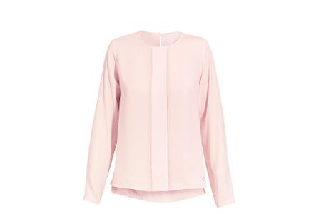 Die Bluse in der angesagten Trendfarbe Rosenquarz verleiht jedem Outfit einen Hauch Eleganz.