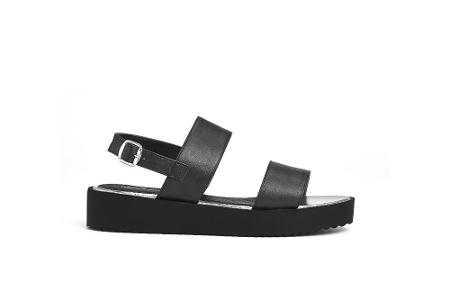 Was wären die ersten Frühlingstage ohne Sandalen? Jette Joop hat sich für die 