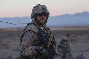 Kommandant Claus Michael Pedersen (Pilou Asbaek) in Afghanistan