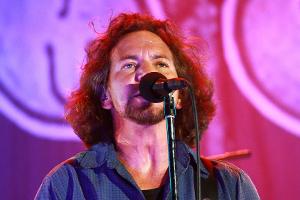 Auch Pearl Jam sagen Konzert wegen Transgender-Gesetz ab