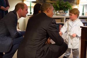 Prinz George trifft Präsident Obama - in Pyjama und Bademantel