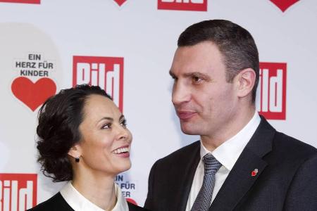 Vladimir Klitschko muss während der Konzerte seiner Frau Natalia hinten sitzen Vladimir Klitschko muss während der Konzerte seiner Frau Natalia hinten sitzen