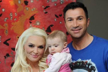 Bald auch hochoffiziell eine Familie: Daniela Katzenberger mit Sophia und Lucas Cordalis Bald auch hochoffiziell eine Familie: Daniela Katzenberger mit Sophia und Lucas Cordalis