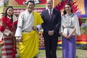 Kate in Bhutan: Die Herzogin wirft sich für den Drachenkönig in Schale