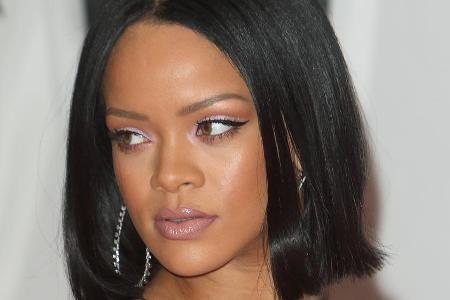 RiRi bekommt ihre eigene Make-up-Kollektion RiRi bekommt ihre eigene Make-up-Kollektion