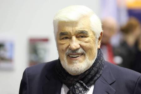 Schauspieler Mario Adorf darf sich über den Schauspieler Mario Adorf darf sich über den