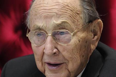Hans-Dietrich Genscher war Hans-Dietrich Genscher war