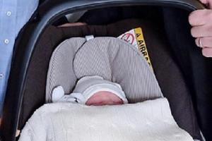 Total verpennt: Das erste Foto des jungen Schweden-Prinzen