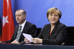 Merkel verurteilt Böhmermanns Gedicht als "bewusst verletzend"