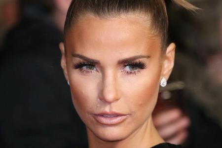 Katie Price ist fünffache Mutter und besitzt mehrere Pferde Katie Price ist fünffache Mutter und besitzt mehrere Pferde