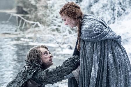 Sansa Stark (Sophie Turner) und ihr Retter Theon Graufreund (Alfie Allen) Sansa Stark (Sophie Turner) und ihr Retter Theon Graufreund (Alfie Allen)