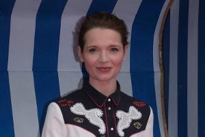 Karoline Herfurth wird "Die kleine Hexe"