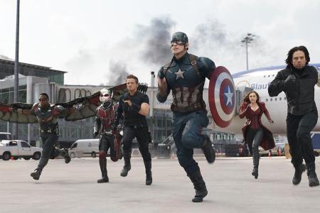 Falkon/Sam Wilson (Anthony Mackie), Ant-Man/Scott Lang (Paul Rudd), Hawkeye/Clint Barton (Jeremy Renner), Captain America/St... Falkon/Sam Wilson (Anthony Mackie), Ant-Man/Scott Lang (Paul Rudd), Hawkeye/Clint Barton (Jeremy Renner), Captain America/St...