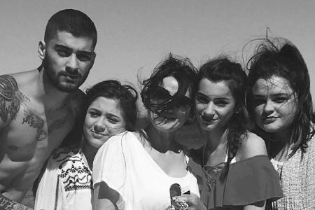 Zayn Malik mit seiner Familie in Malibu Zayn Malik mit seiner Familie in Malibu