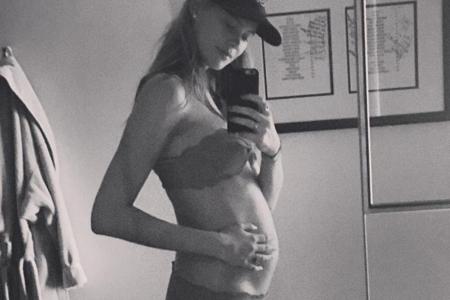 Die Schwangerschaft kann man bei Behati Prinsloo inzwischen deutlich sehen Die Schwangerschaft kann man bei Behati Prinsloo inzwischen deutlich sehen