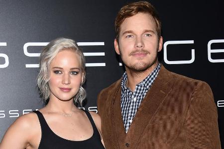 Erst der Alkohol, dann die Sexszene: Jennifer Lawrence und Chris Pratt auf der CinemaCon 2016 Erst der Alkohol, dann die Sexszene: Jennifer Lawrence und Chris Pratt auf der CinemaCon 2016