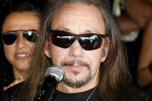 Kiss-Musiker Ace Frehley im Krankenhaus