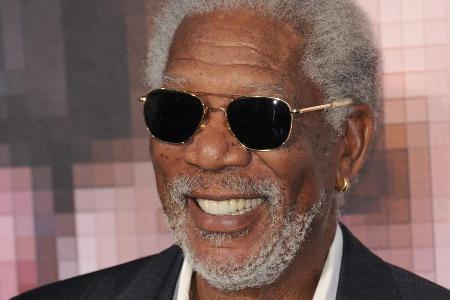 Morgan Freeman gewann den Oscar 2005 als bester Nebendarsteller Morgan Freeman gewann den Oscar 2005 als bester Nebendarsteller