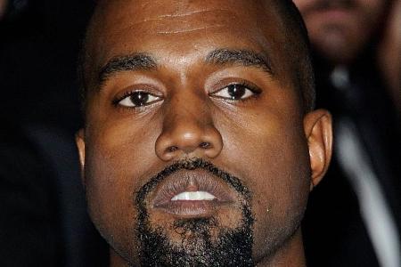 Schon 2009 sorgte Kanye für Wirbel: Damals stürmte er die Bühne der MTV Video Music Awards, als Taylor Swift gerade einen Pr... Schon 2009 sorgte Kanye für Wirbel: Damals stürmte er die Bühne der MTV Video Music Awards, als Taylor Swift gerade einen Pr...