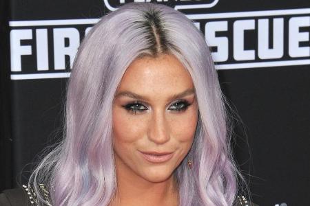 Kesha liegt im Clinch mit ihrem früheren Produzenten Dr. Luke Kesha liegt im Clinch mit ihrem früheren Produzenten Dr. Luke