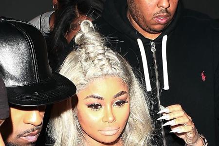 Blac Chyna soll Ecstasy in ihrem Brillenetui versteckt haben Blac Chyna soll Ecstasy in ihrem Brillenetui versteckt haben