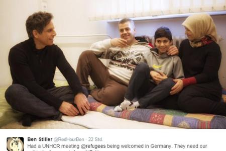 Ben Stiller hat sichtlich Freude am Gespräch mit einer Flüchtlingsfamilie in Berlin-Wilmersdorf Ben Stiller hat sichtlich Freude am Gespräch mit einer Flüchtlingsfamilie in Berlin-Wilmersdorf