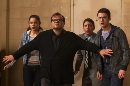 Autor R.L. Stine (Jack Black) muss die Kids vor seinen eigenen Kreationen beschützen Autor R.L. Stine (Jack Black) muss die Kids vor seinen eigenen Kreationen beschützen