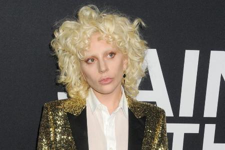 Wer hat Lady Gaga bei diesem Look nur beraten? Wer hat Lady Gaga bei diesem Look nur beraten?