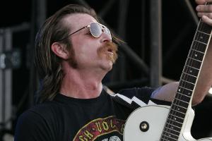 Eagles of Death Metal laden Bataclan-Überlebende ein