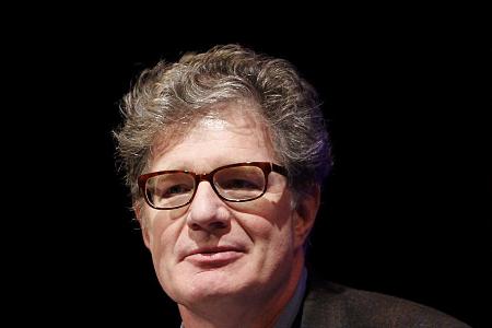 Roger Willemsen ist am 7. Februar im Alter von 60 Jahren einem Krebsleiden erlegen. Roger Willemsen ist am 7. Februar im Alter von 60 Jahren einem Krebsleiden erlegen.