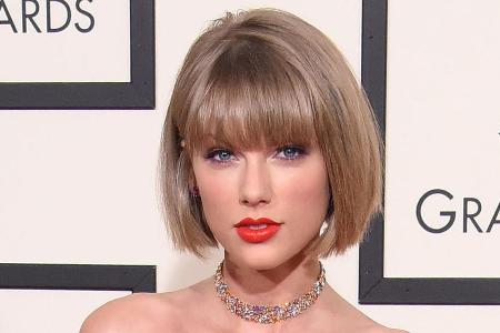 Ihre Frisur wurde zum Gespött im Internet: Taylor Swift bei den Grammys Ihre Frisur wurde zum Gespött im Internet: Taylor Swift bei den Grammys