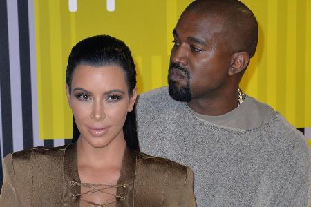 Kanye West und Kim Kardashian: Finanziell hat seine Frau die Nase vorn Kanye West und Kim Kardashian: Finanziell hat seine Frau die Nase vorn
