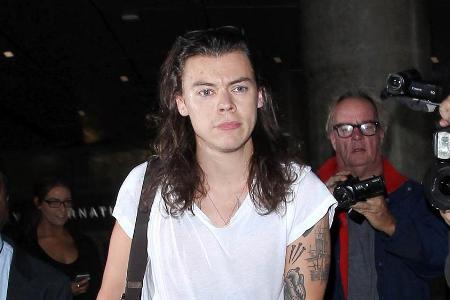 Ist beliebt, aber bestimmt nicht wegen seines Körpergeruchs: Harry Styles Ist beliebt, aber bestimmt nicht wegen seines Körpergeruchs: Harry Styles