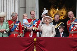 Queen Elizabeth II.: Das zeigt die neue Familienchronik