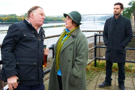 Hauptermittler Owen Preece (Robert Glenister l.) unterstützt DCI Vera Stanhope (Brenda Blethyn) und ihren Kollegen