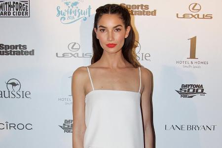Lily Aldridge bezauberte bei einer Veranstaltung in Miami ganz in Weiß Lily Aldridge bezauberte bei einer Veranstaltung in Miami ganz in Weiß