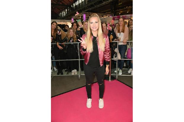 Ja, ja Dagi Bee! Eine Beauty-Convetion ohne sie ist einfach nicht möglich. Der Youtube-Star befand sich dabei natürlich...