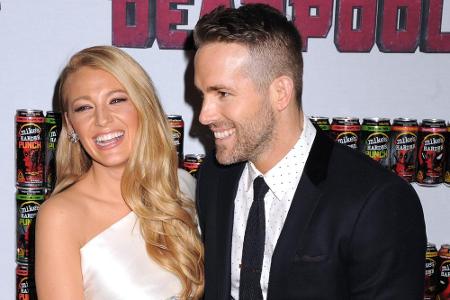 Blake Lively und Ryan Reynolds strahlten bei ihrem ersten öffentlichen Auftritt seit der Geburt von Töchterchen James Blake Lively und Ryan Reynolds strahlten bei ihrem ersten öffentlichen Auftritt seit der Geburt von Töchterchen James