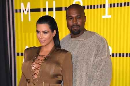 Exzentriker unter sich: Kanye West und Gattin Kim Kardashian bei den MTV Video Music Awards Exzentriker unter sich: Kanye West und Gattin Kim Kardashian bei den MTV Video Music Awards