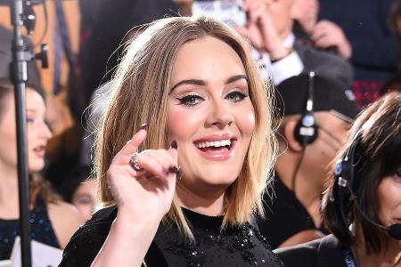 Adele - hier bei den Grammys - ist zur Zeit Dauergast bei Award-Verleihungen Adele - hier bei den Grammys - ist zur Zeit Dauergast bei Award-Verleihungen