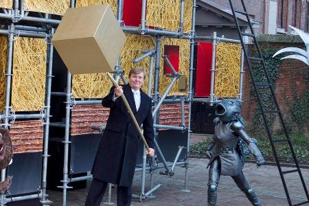 Befindet sich inmitten der Fantasiefiguren: König Willem Alexander Befindet sich inmitten der Fantasiefiguren: König Willem Alexander