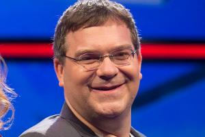 "Schlag den Star" wird fortgesetzt - mit Elton als Moderator!