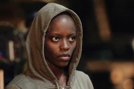 Florence Kasumba spielt Lela, die aus Nigeria nach Deutschland gekommen ist Florence Kasumba spielt Lela, die aus Nigeria nach Deutschland gekommen ist